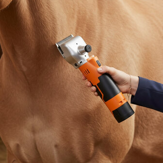 Kneizer CordlessPro Horse &ndash; Esquiladora inal&aacute;mbrica para caballos &ndash; 2 bater&iacute;as y 2 juegos de cuchillas